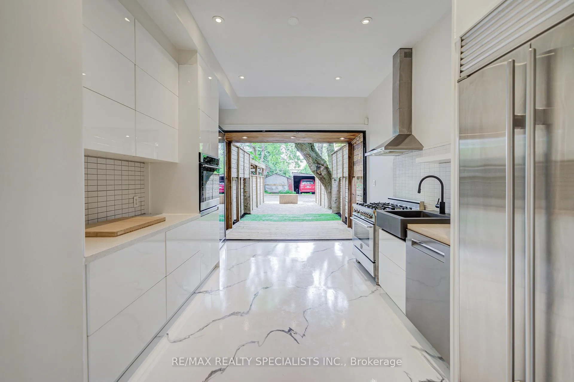 Photo 15 of 10 Saunders Avenue, Toronto, Roncesvalles — HOMEH