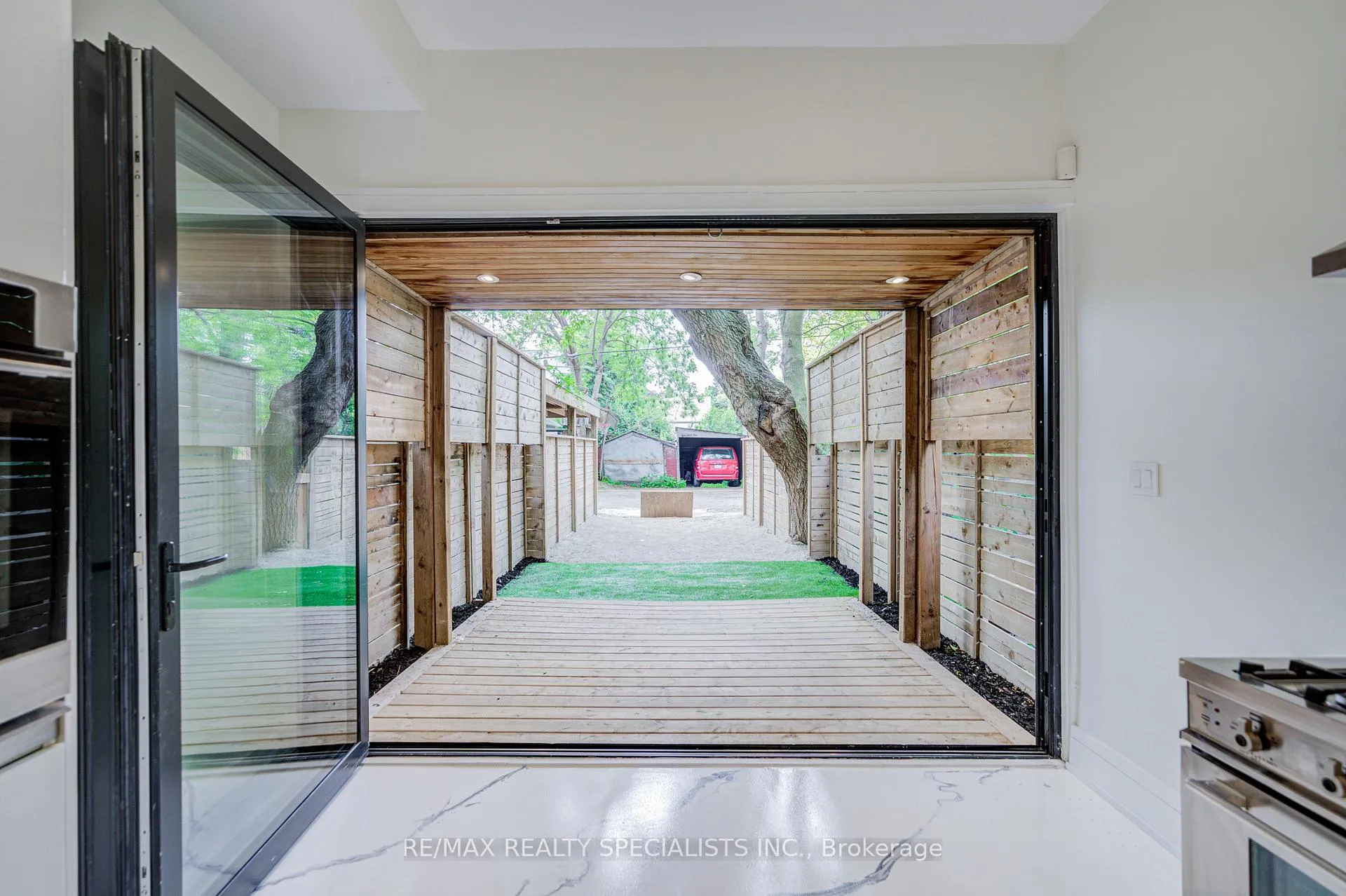 Photo 16 of 10 Saunders Avenue, Toronto, Roncesvalles — HOMEH