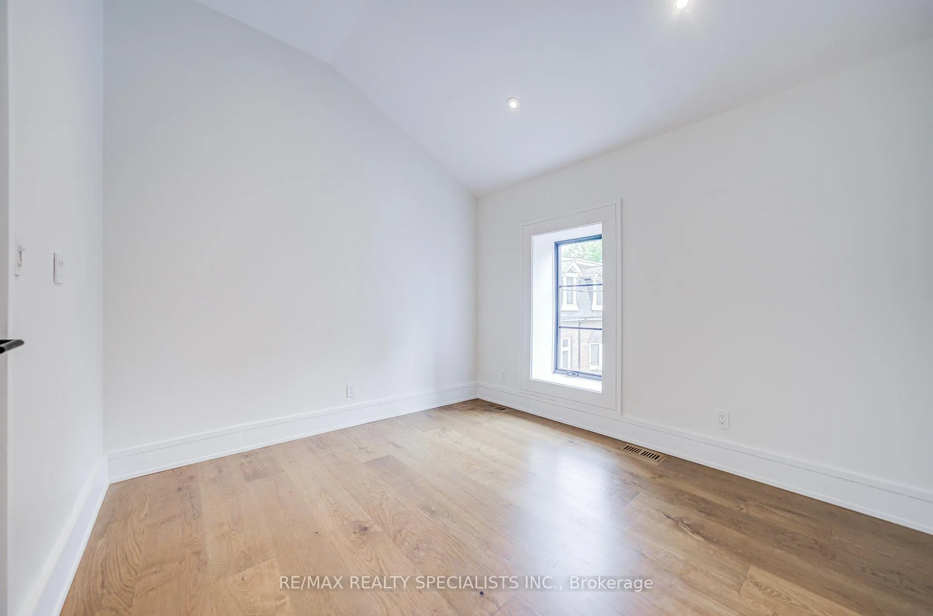 Photo 26 of 10 Saunders Avenue, Toronto, Roncesvalles — HOMEH