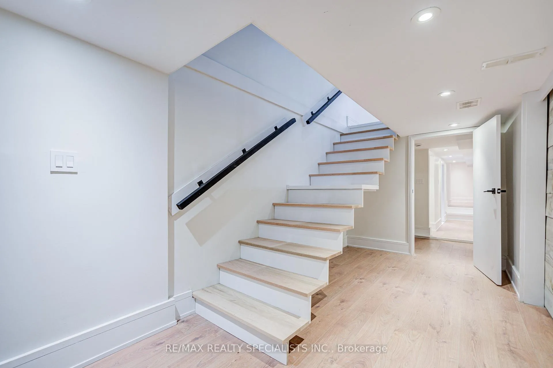 Photo 28 of 10 Saunders Avenue, Toronto, Roncesvalles — HOMEH