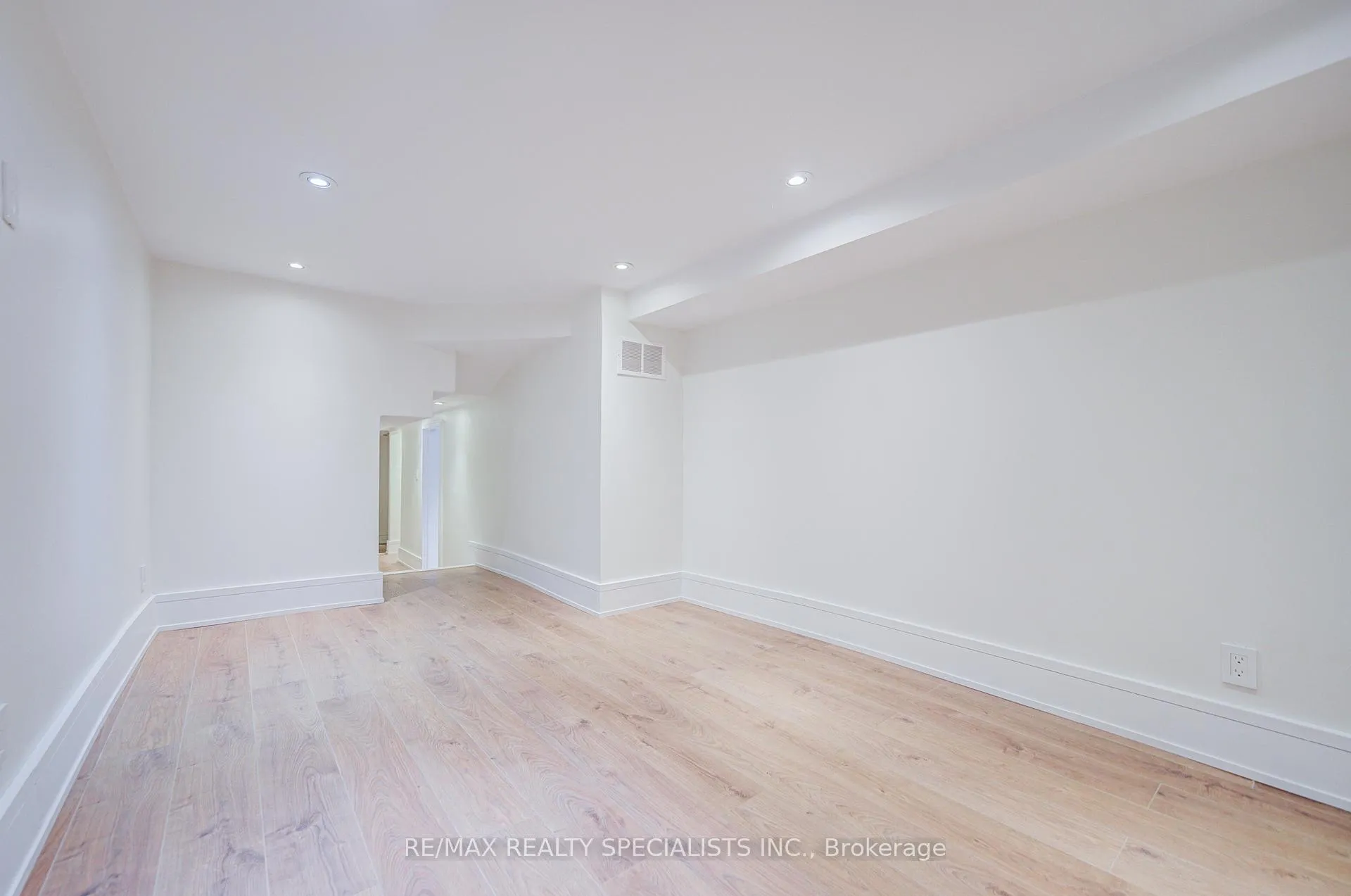 Photo 35 of 10 Saunders Avenue, Toronto, Roncesvalles — HOMEH