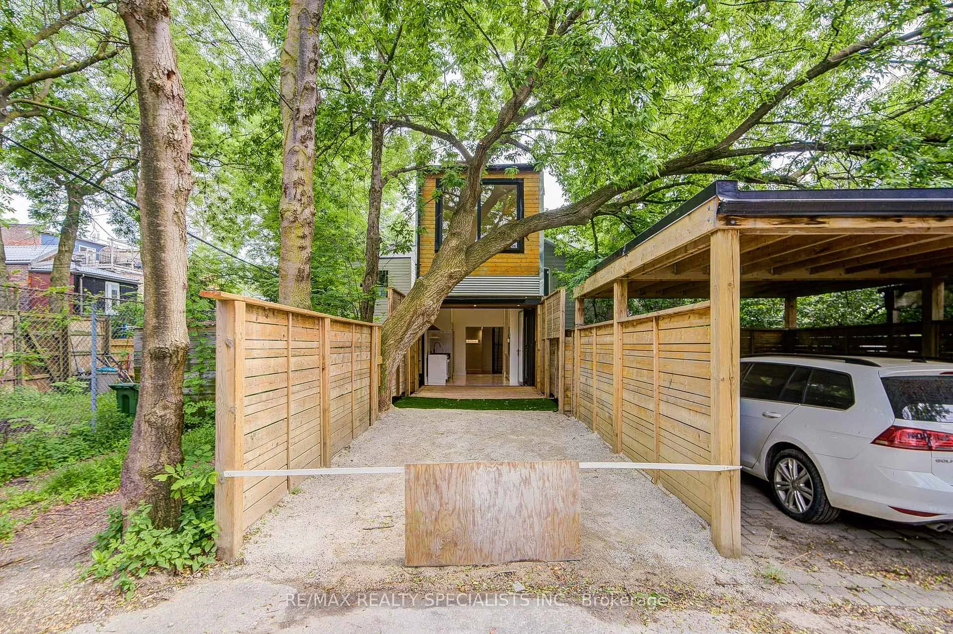 Photo 41 of 10 Saunders Avenue, Toronto, Roncesvalles — HOMEH
