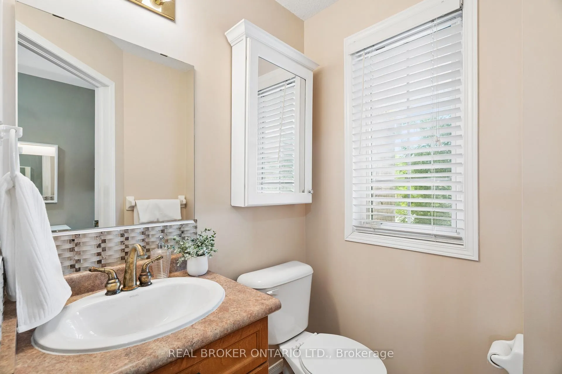 Photo 7 of 22 Sandcreek Lane, Guelph, Grange Road — HOMEH