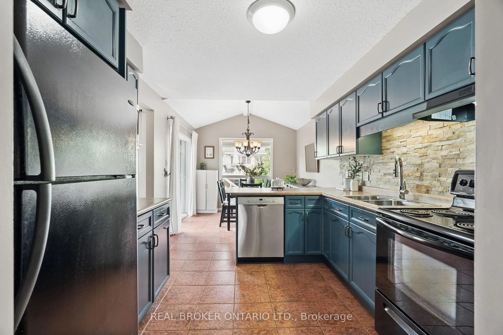 Photo 12 of 22 Sandcreek Lane, Guelph, Grange Road — HOMEH