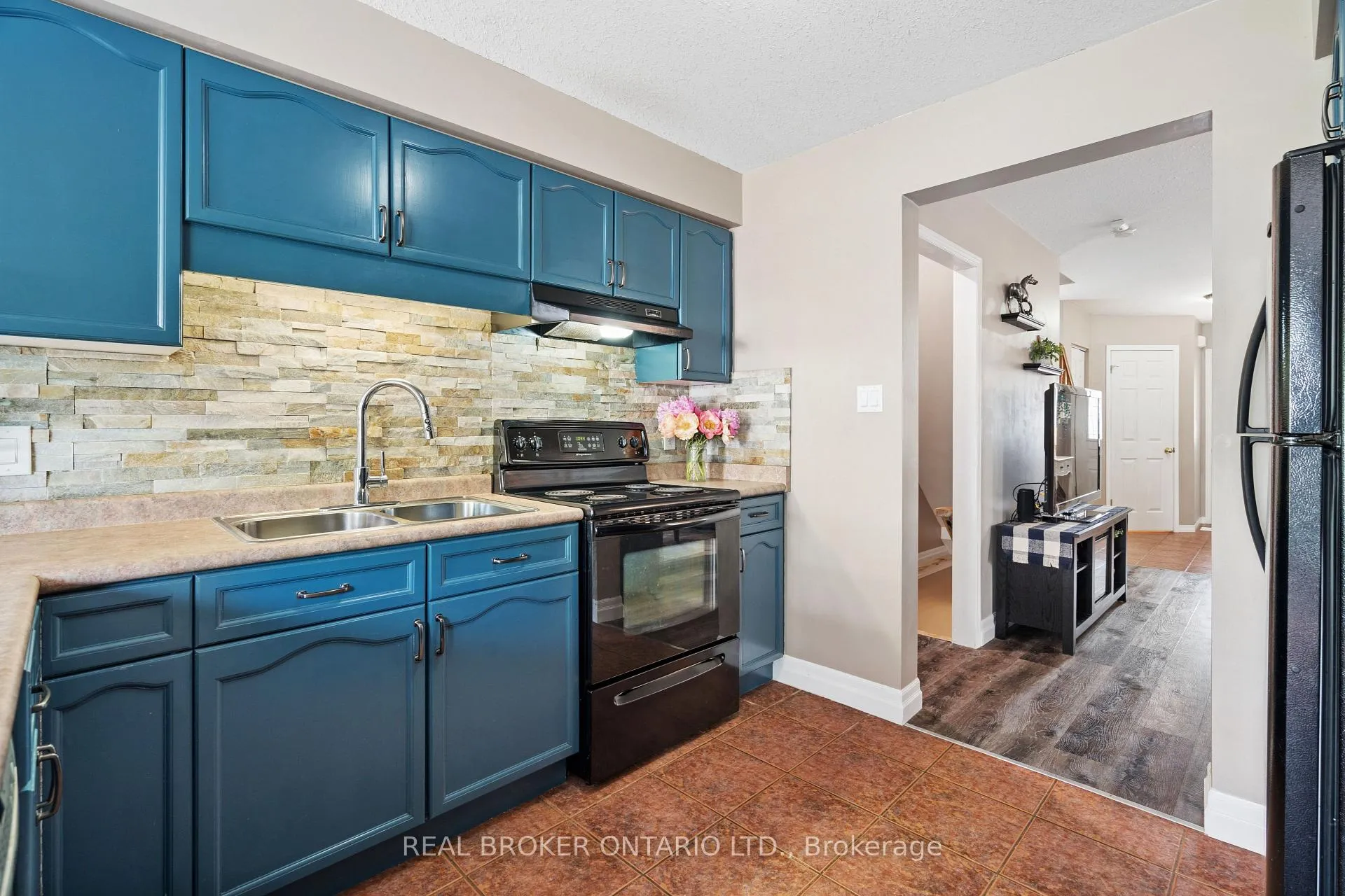 Photo 13 of 22 Sandcreek Lane, Guelph, Grange Road — HOMEH