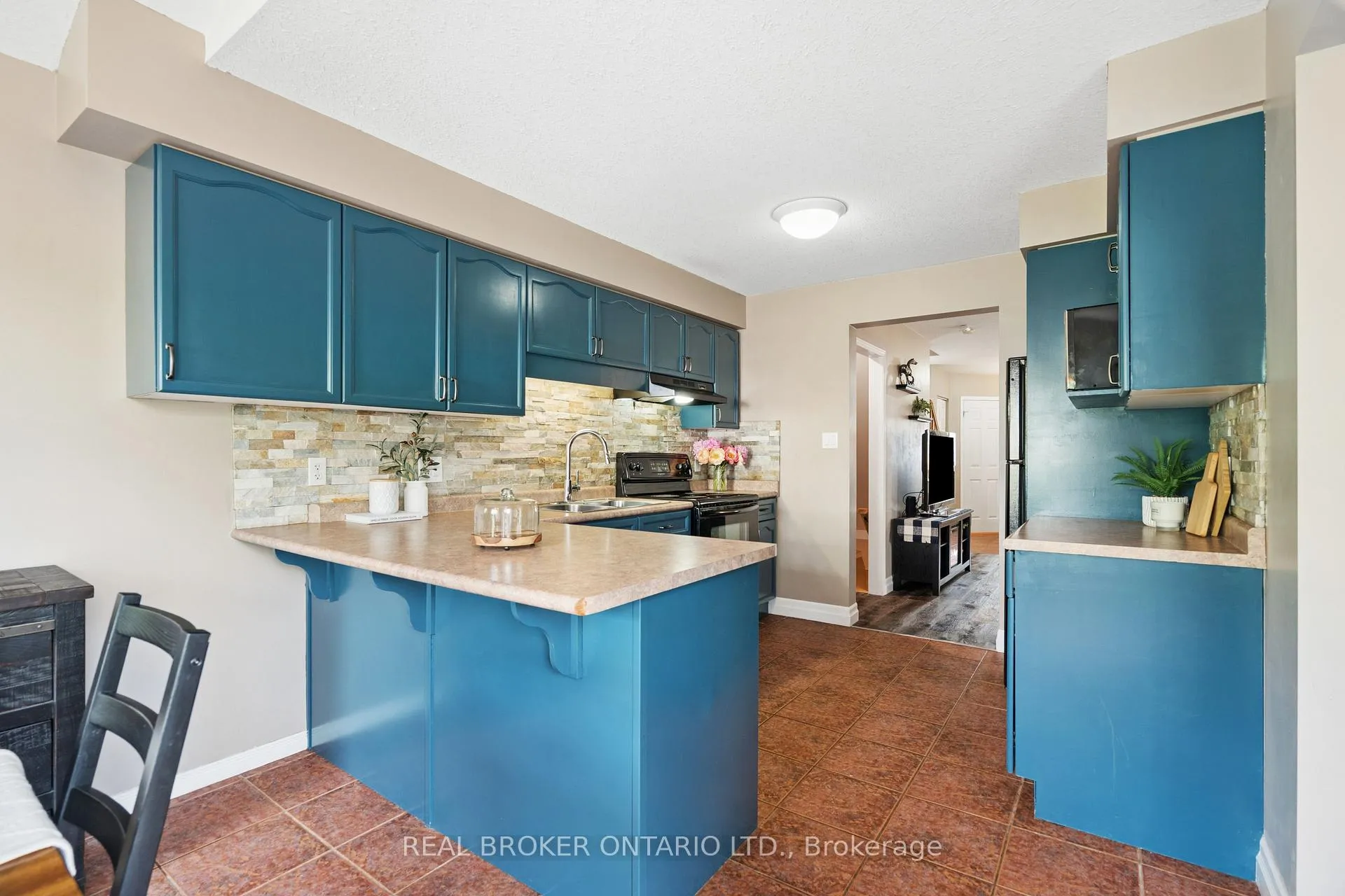 Photo 16 of 22 Sandcreek Lane, Guelph, Grange Road — HOMEH