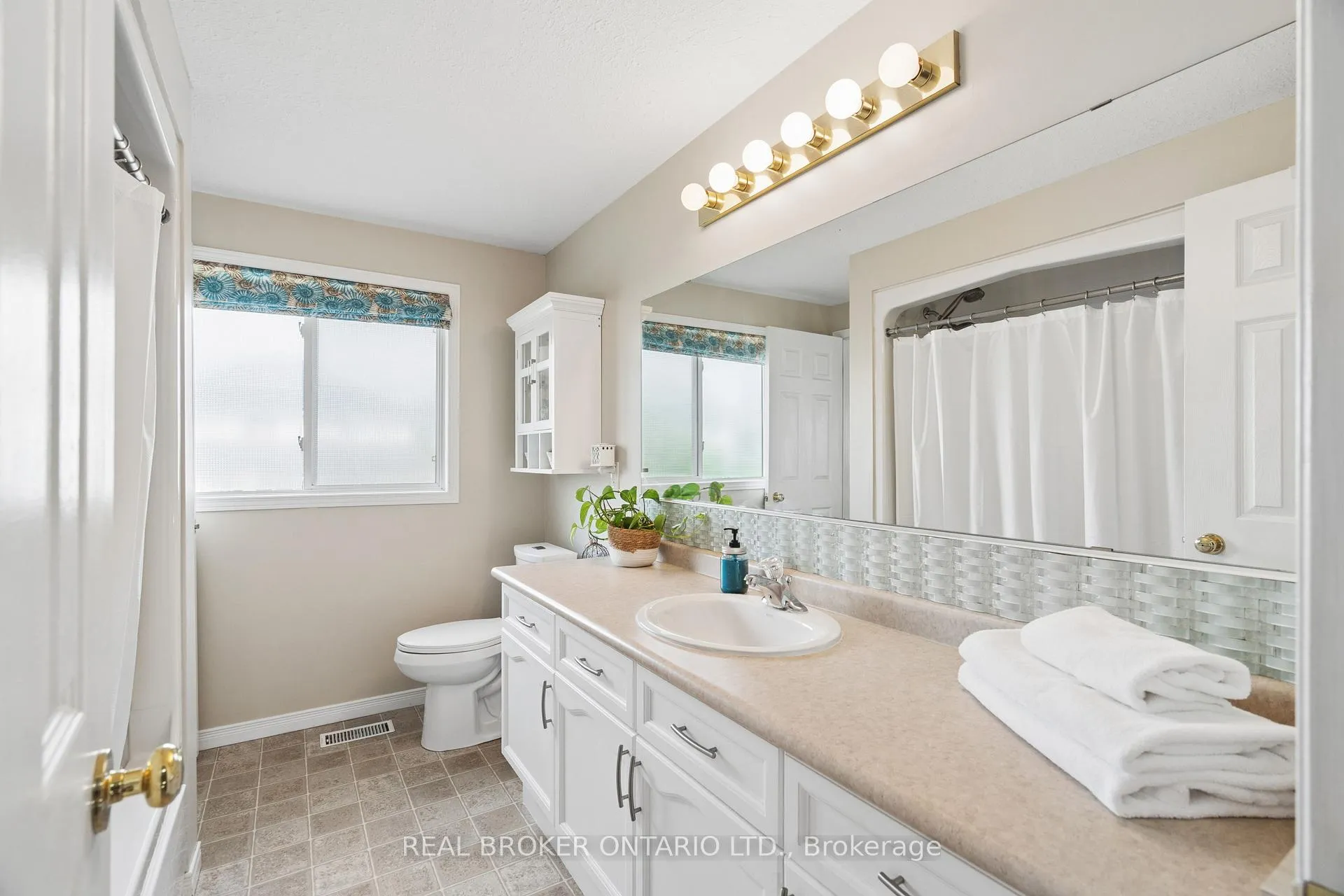 Photo 18 of 22 Sandcreek Lane, Guelph, Grange Road — HOMEH