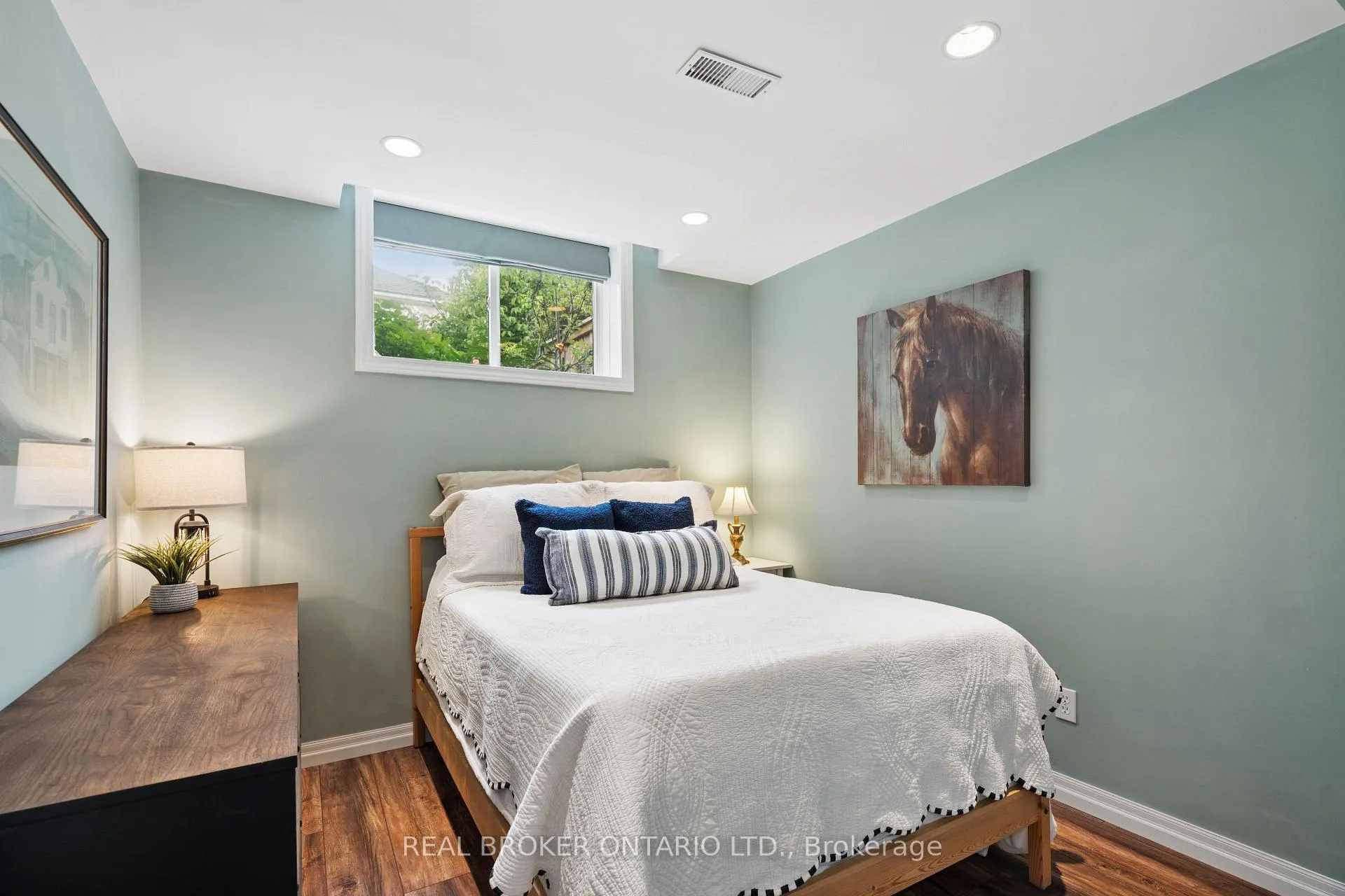 Photo 34 of 22 Sandcreek Lane, Guelph, Grange Road — HOMEH