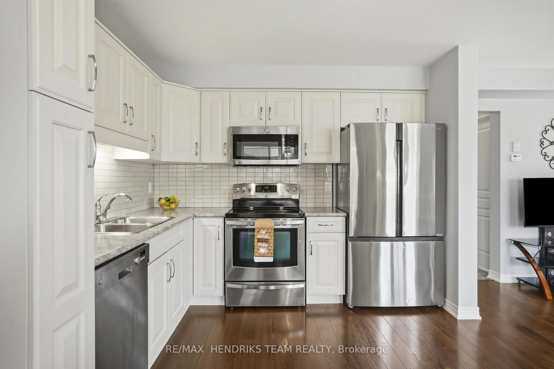 Photo 10 of 6346 Shapton Crescent, Niagara Falls, Forestview — HOMEH