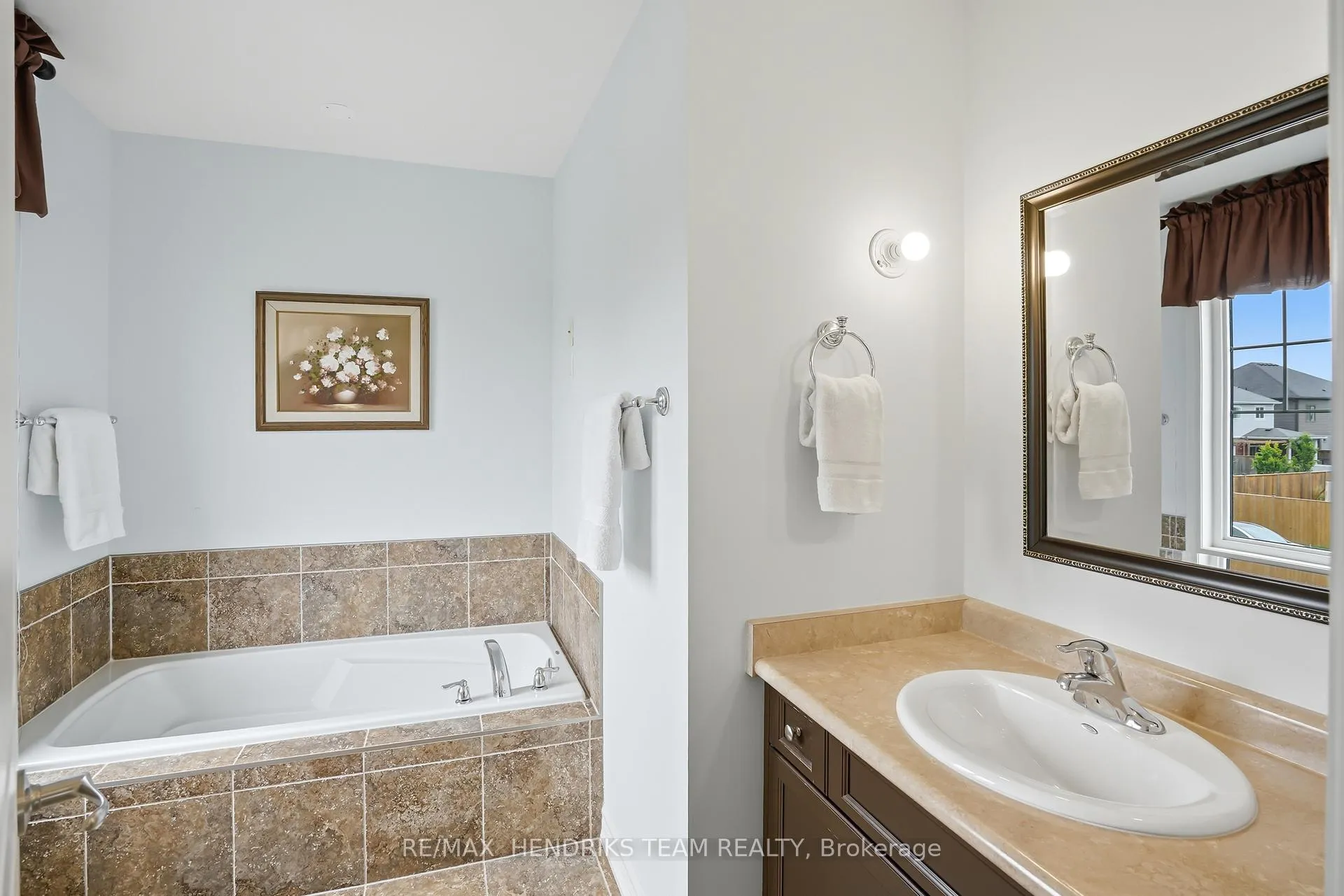 Photo 18 of 6346 Shapton Crescent, Niagara Falls, Forestview — HOMEH