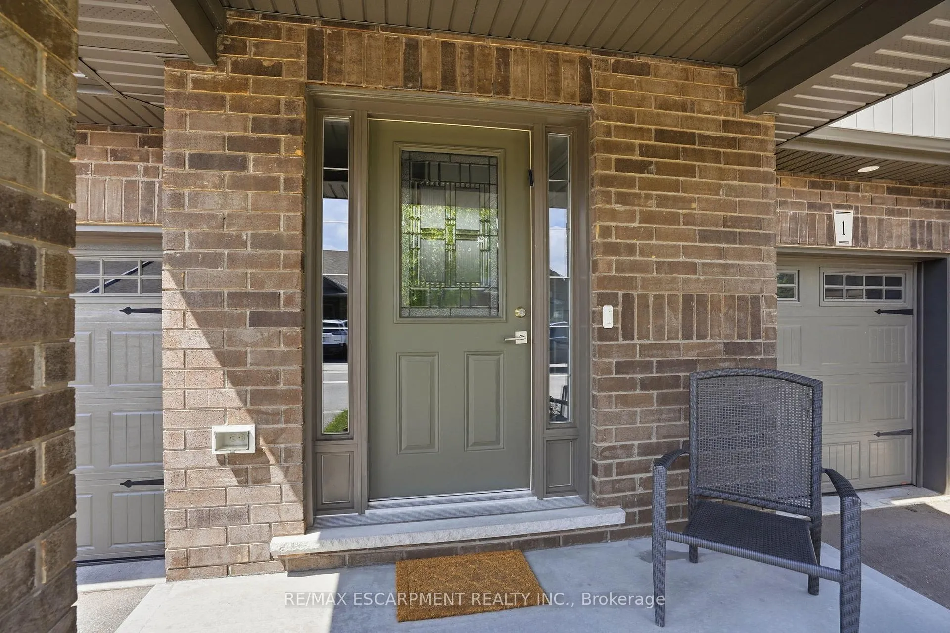 Photo 3 of Unit 2, 29 Schuyler Street, Brant, Paris — HOMEH