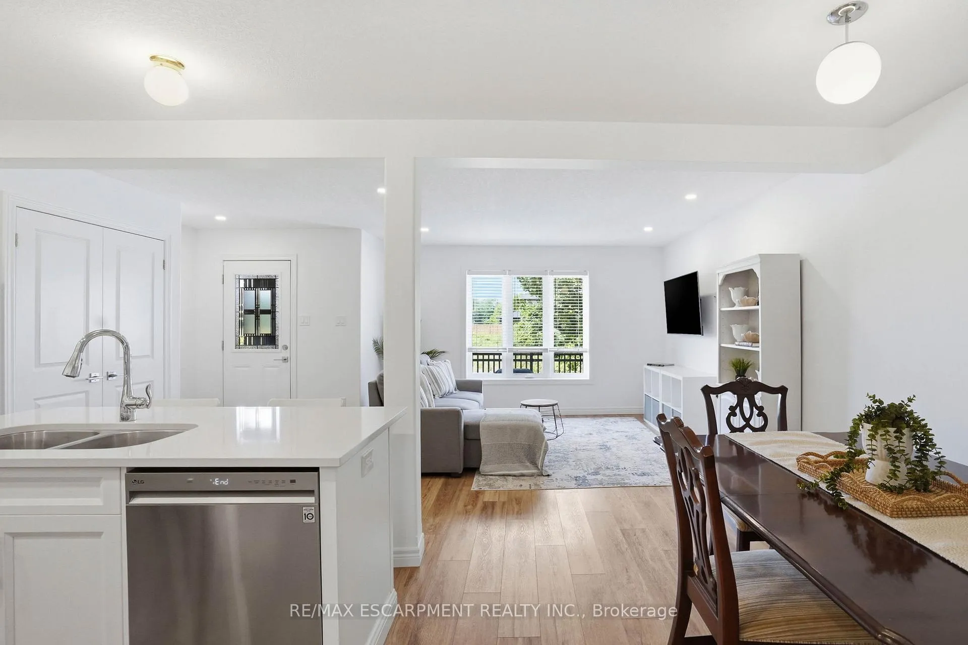 Photo 8 of Unit 2, 29 Schuyler Street, Brant, Paris — HOMEH
