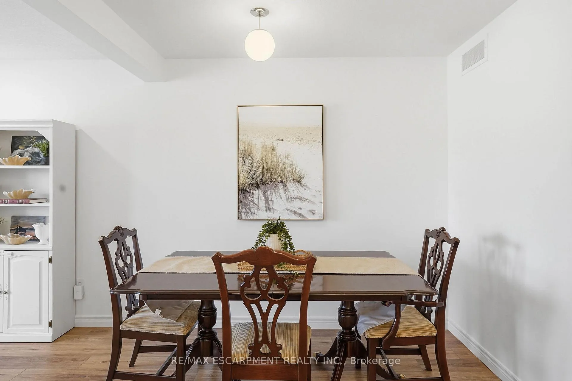 Photo 9 of Unit 2, 29 Schuyler Street, Brant, Paris — HOMEH