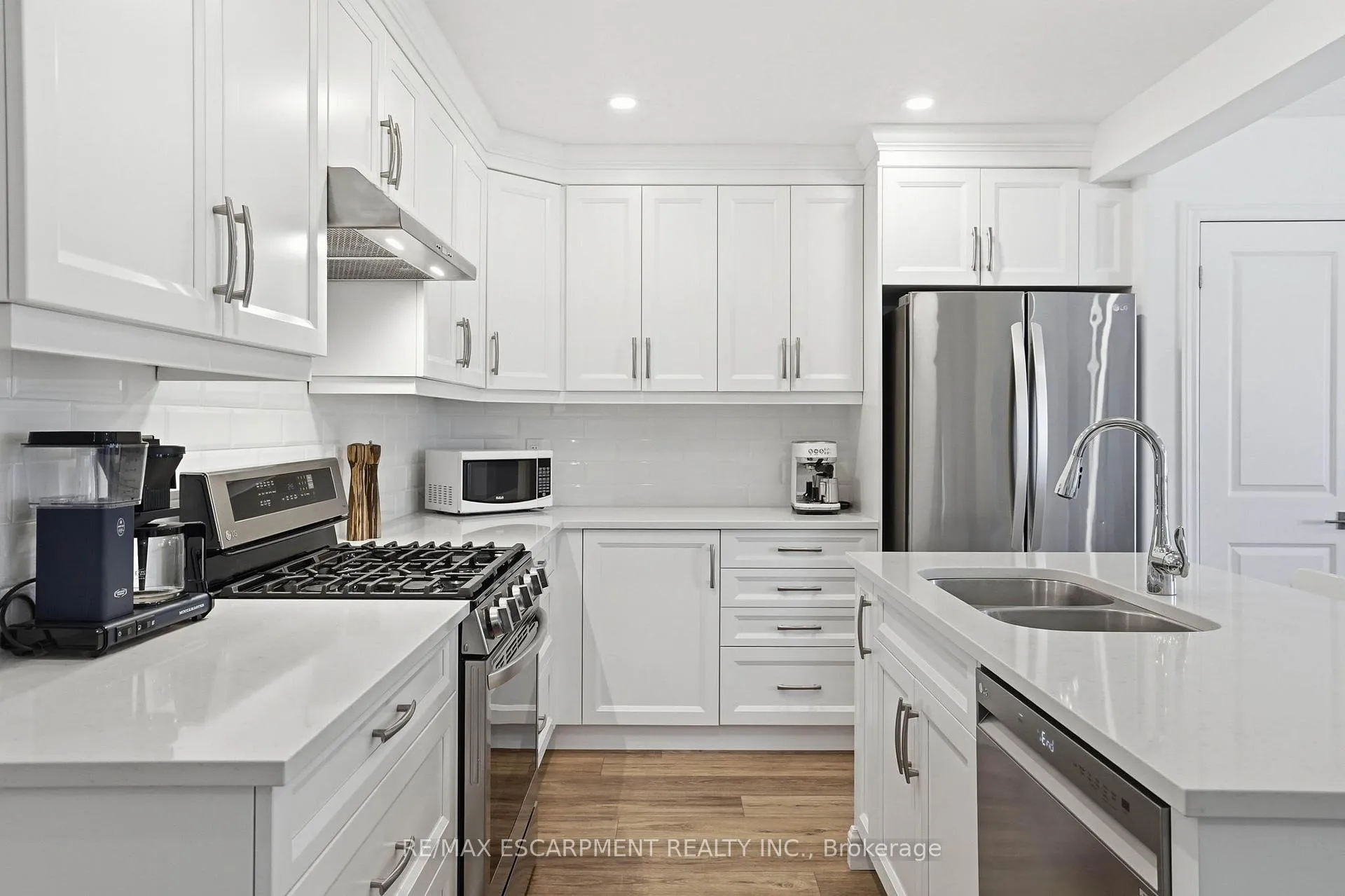 Photo 10 of Unit 2, 29 Schuyler Street, Brant, Paris — HOMEH