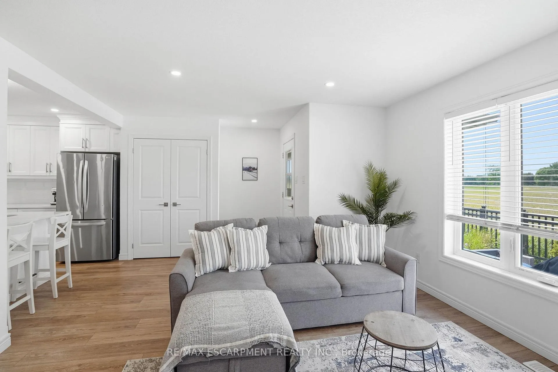 Photo 15 of Unit 2, 29 Schuyler Street, Brant, Paris — HOMEH