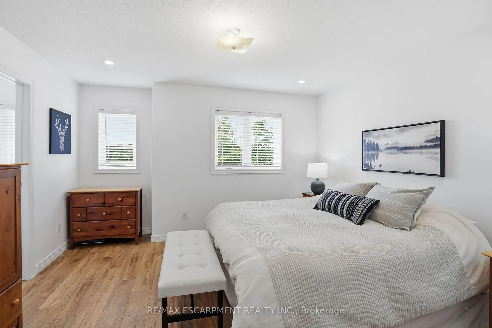 Photo 18 of Unit 2, 29 Schuyler Street, Brant, Paris — HOMEH