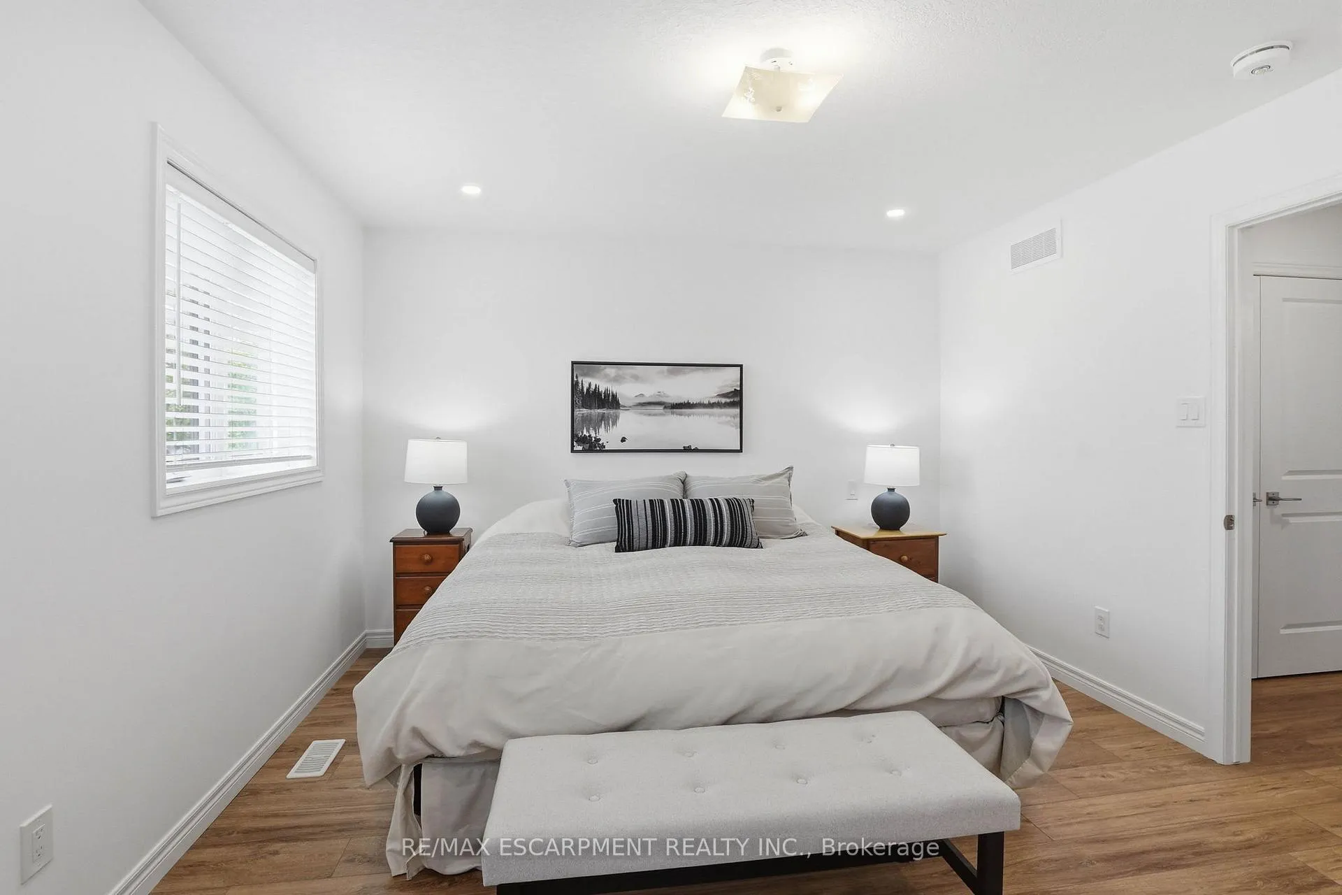 Photo 19 of Unit 2, 29 Schuyler Street, Brant, Paris — HOMEH