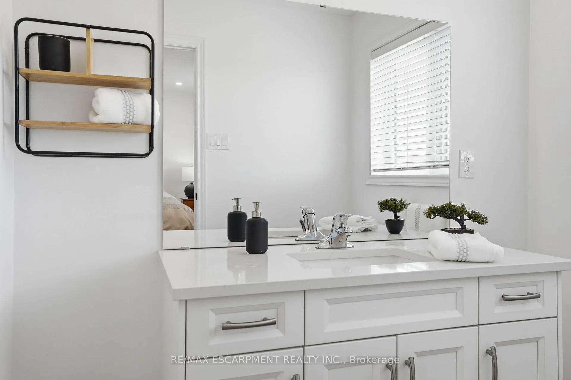 Photo 22 of Unit 2, 29 Schuyler Street, Brant, Paris — HOMEH