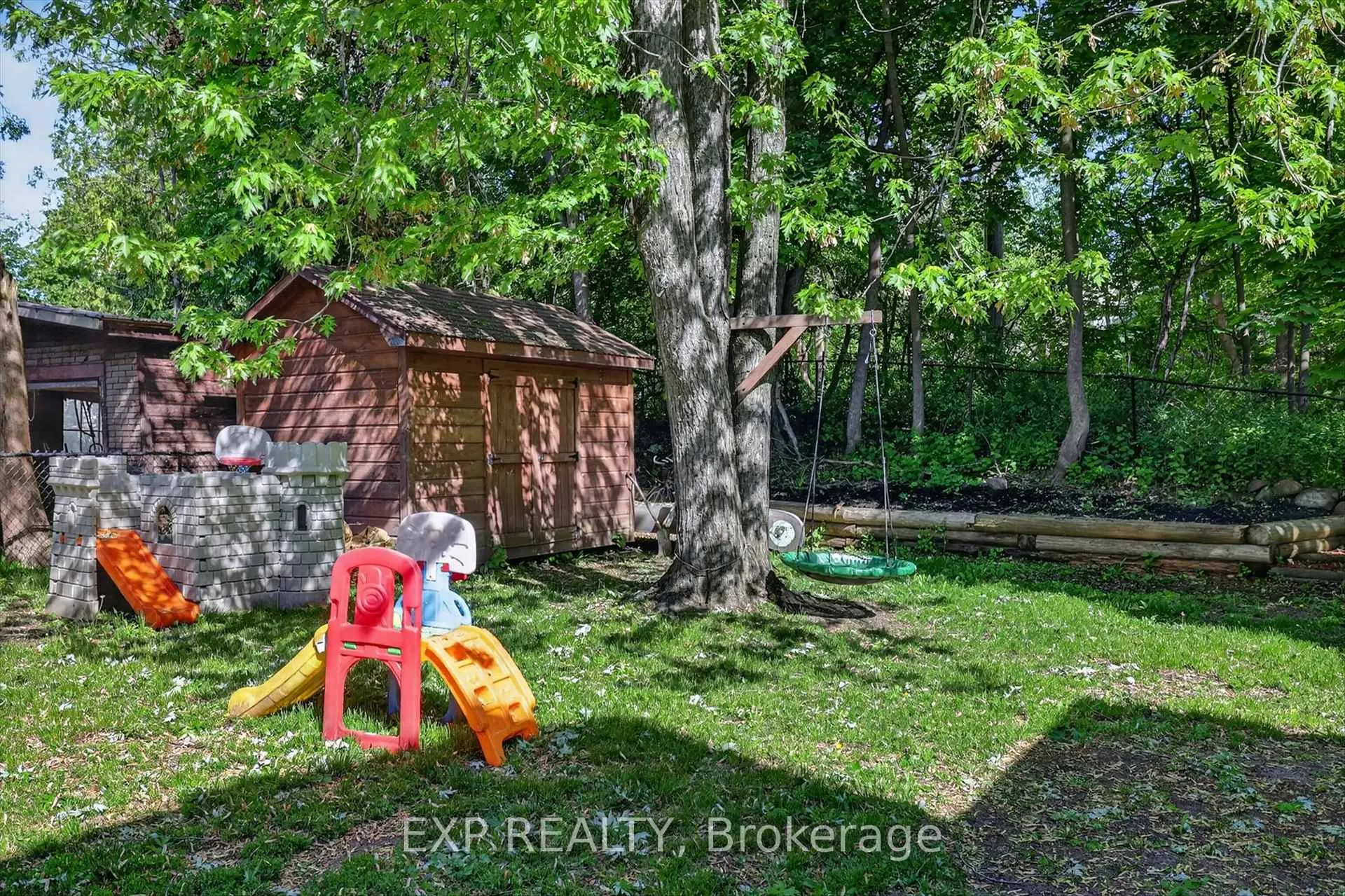 Photo 35 of 498 Mcdonnel Street, Peterborough, Town Ward 3 — HOMEH