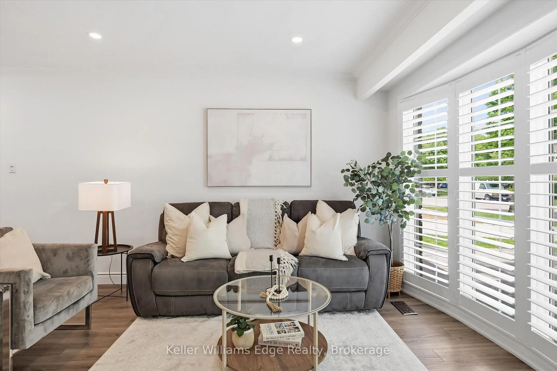 Photo 4 of 4493 Bennett Road, Burlington, Shoreacres — HOMEH