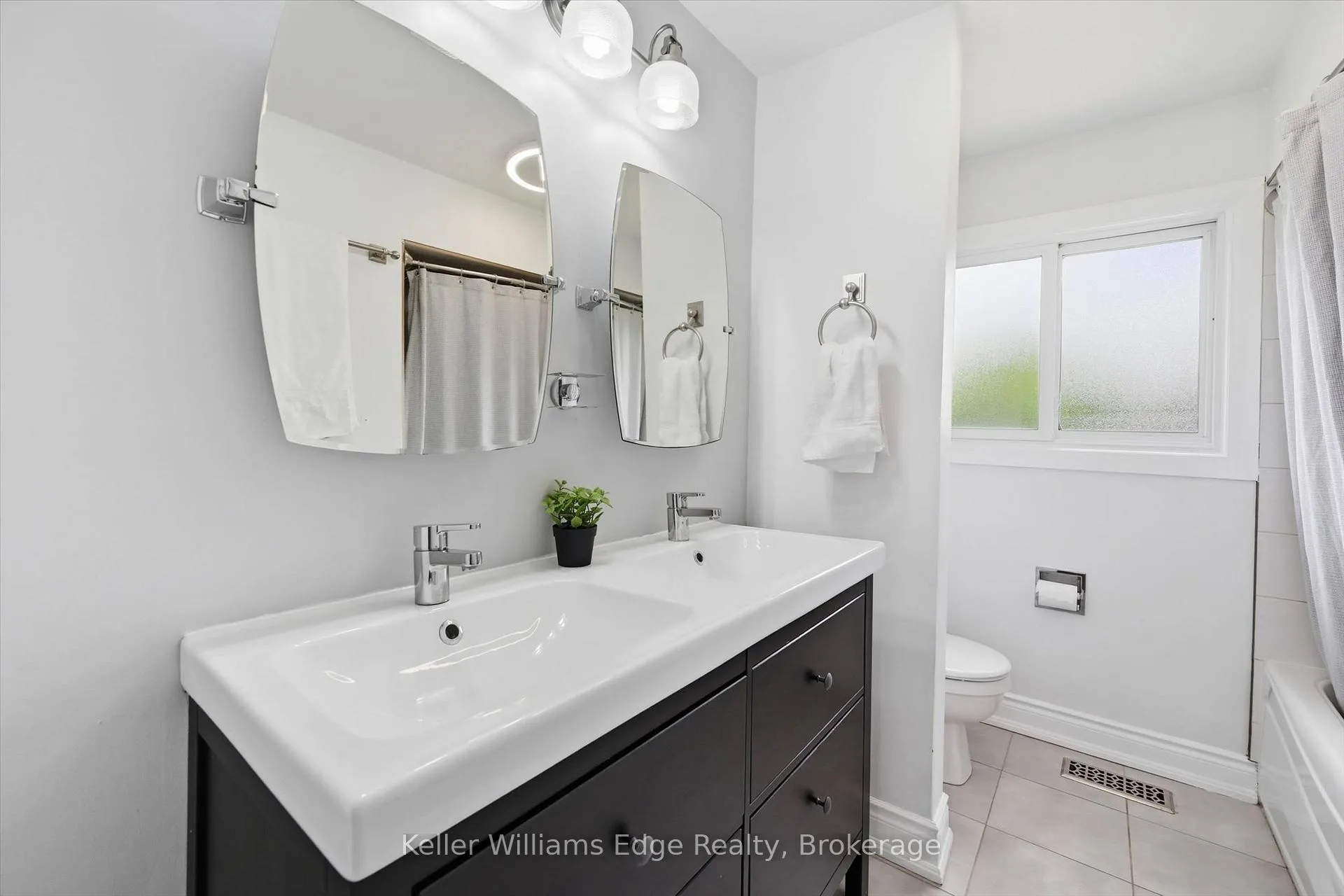 Photo 25 of 4493 Bennett Road, Burlington, Shoreacres — HOMEH