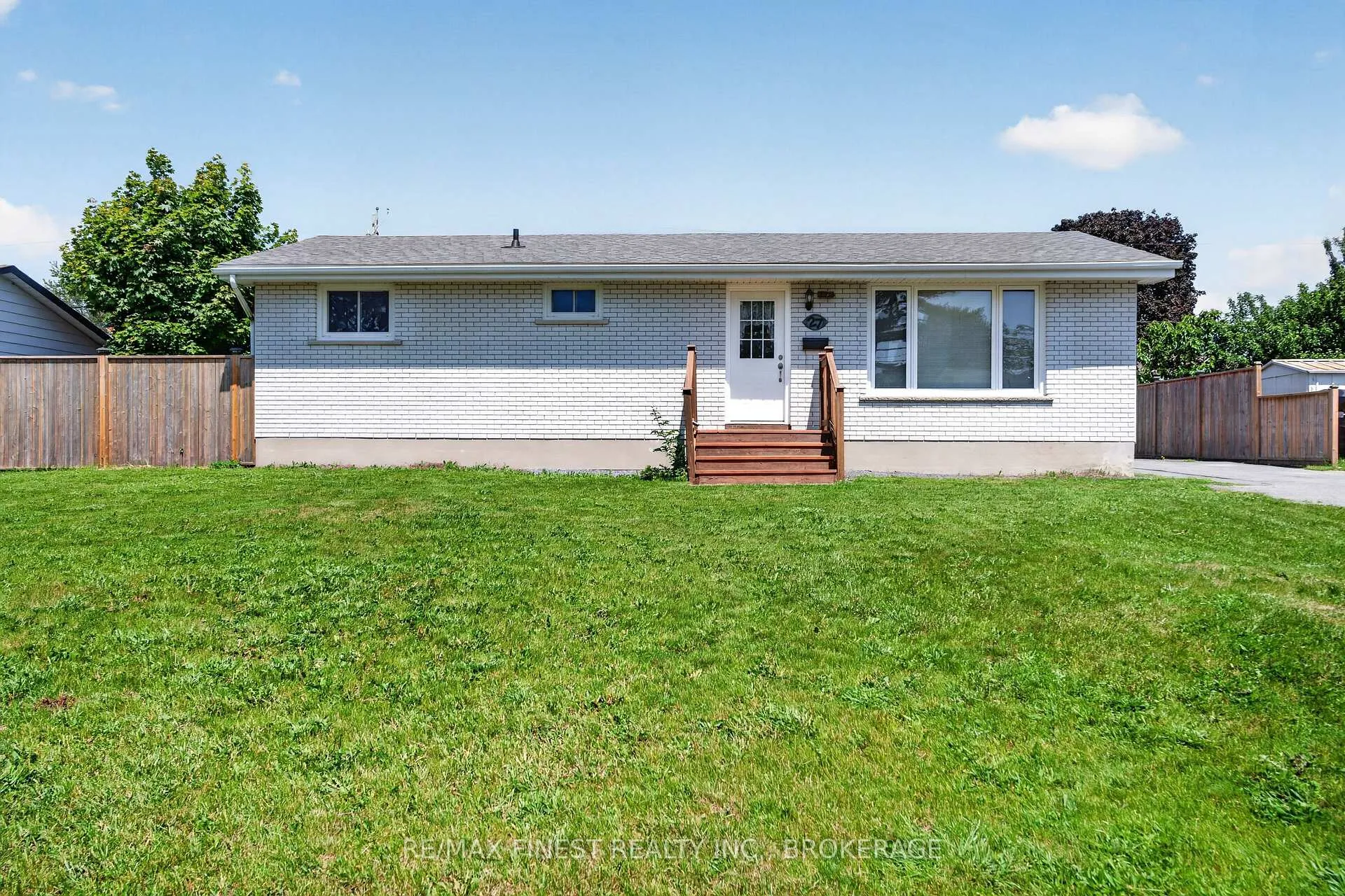 Photo 3 of 27 Asbury Road, Loyalist, Amherstview — HOMEH