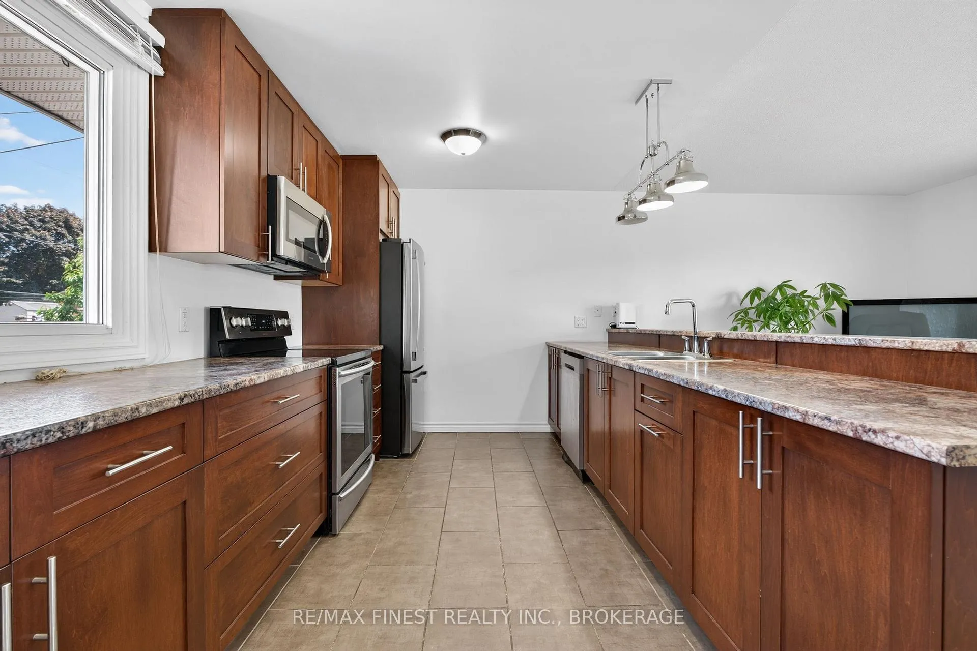 Photo 9 of 27 Asbury Road, Loyalist, Amherstview — HOMEH