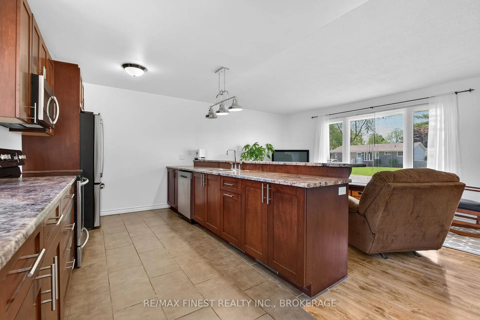 Photo 11 of 27 Asbury Road, Loyalist, Amherstview — HOMEH