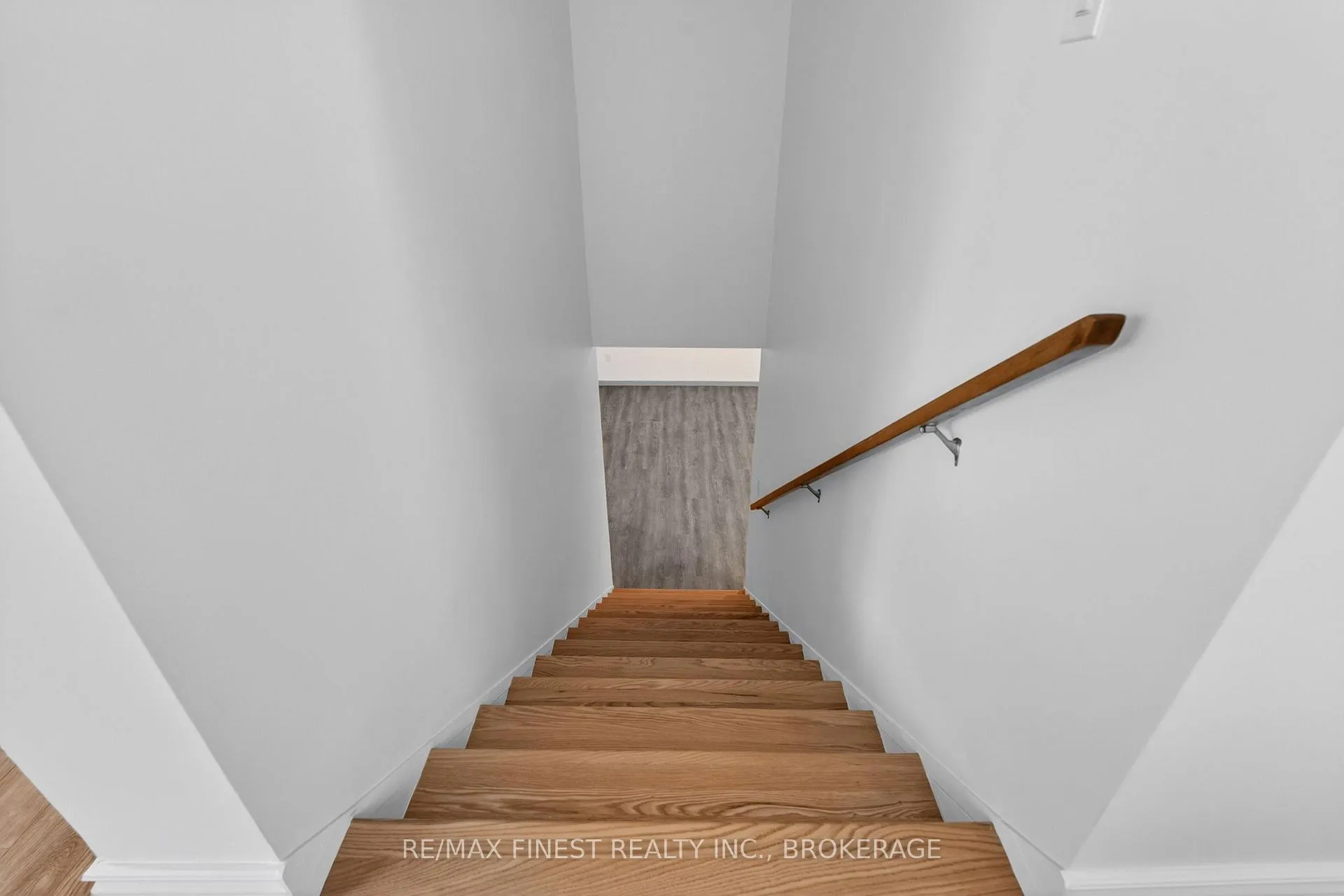Photo 20 of 27 Asbury Road, Loyalist, Amherstview — HOMEH