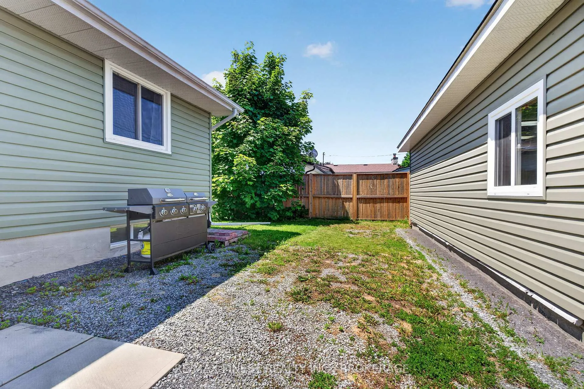 Photo 35 of 27 Asbury Road, Loyalist, Amherstview — HOMEH