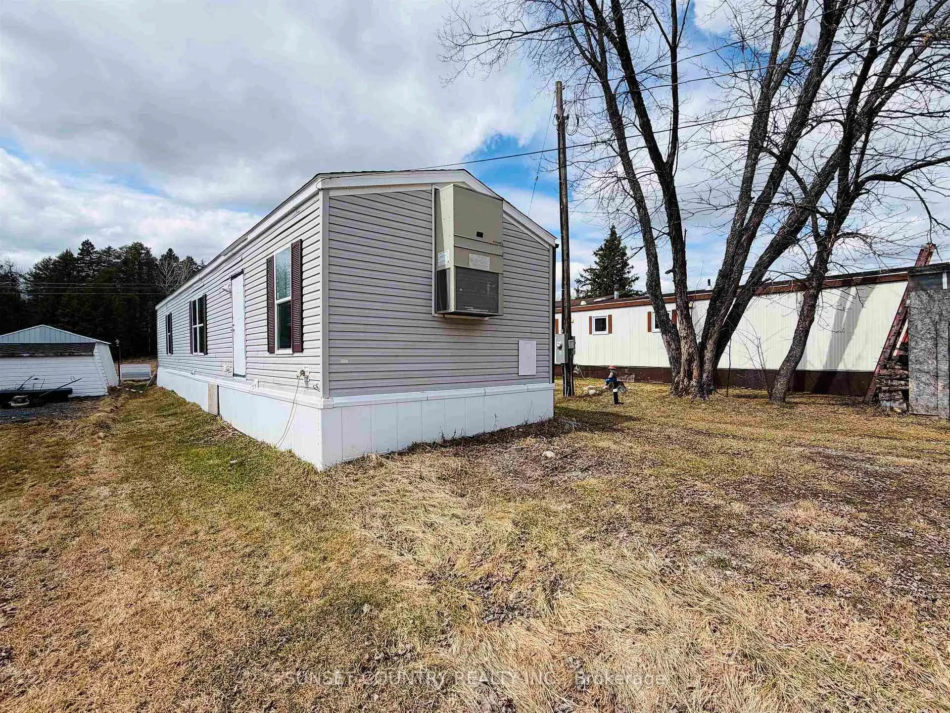 Photo 3 of 75-16740 17 W, Kenora Remote Area, Oxdrift — HOMEH