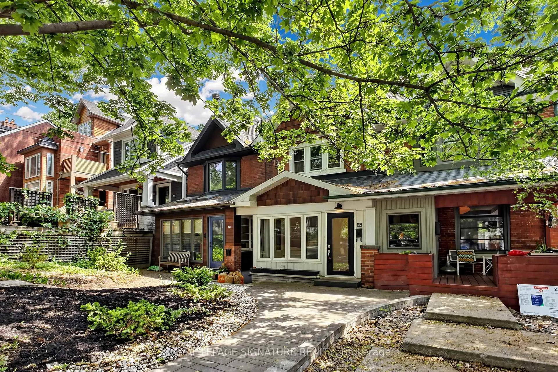 Photo 3 of 57 Spruce Hill Road, Toronto, The Beaches — HOMEH