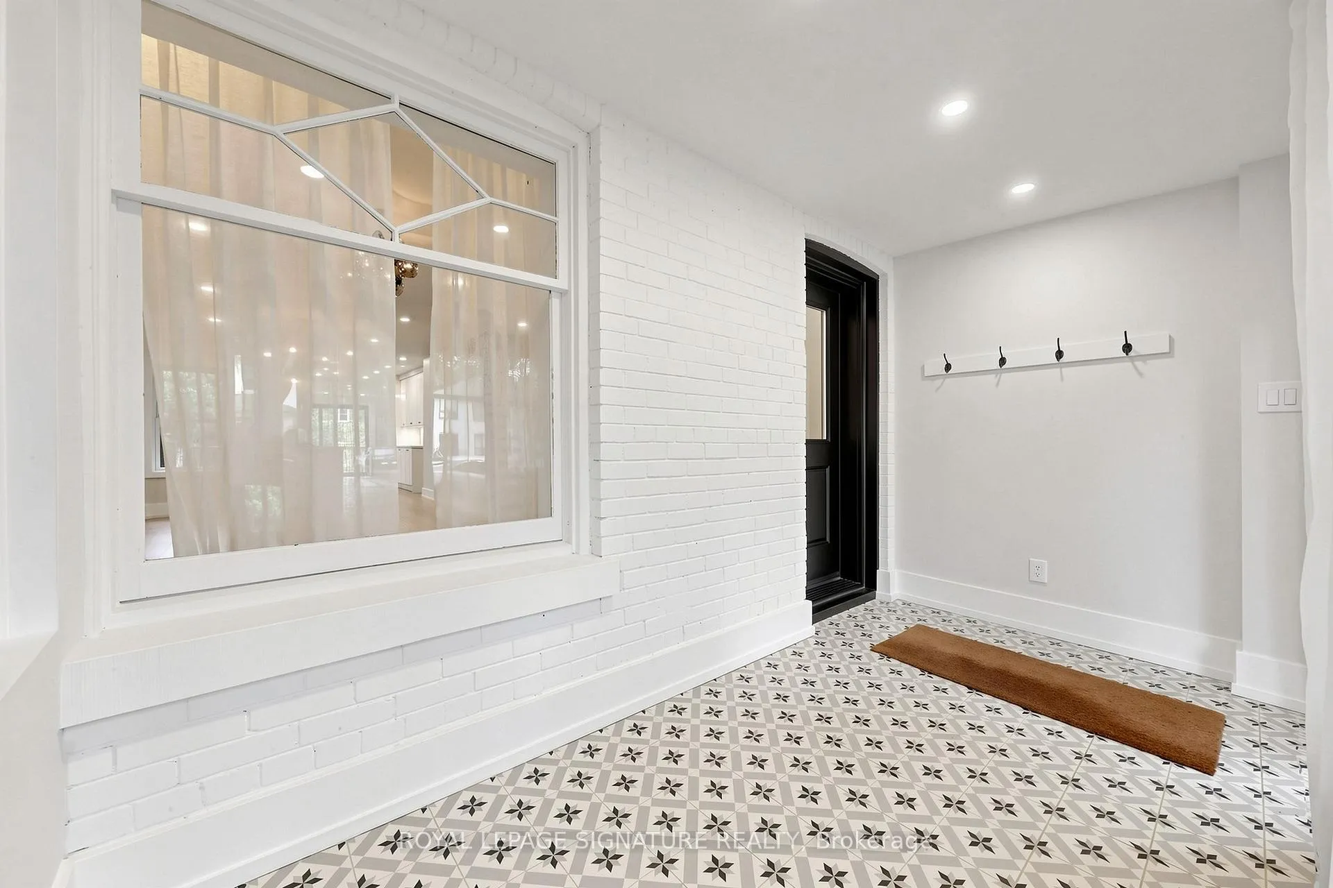 Photo 6 of 57 Spruce Hill Road, Toronto, The Beaches — HOMEH