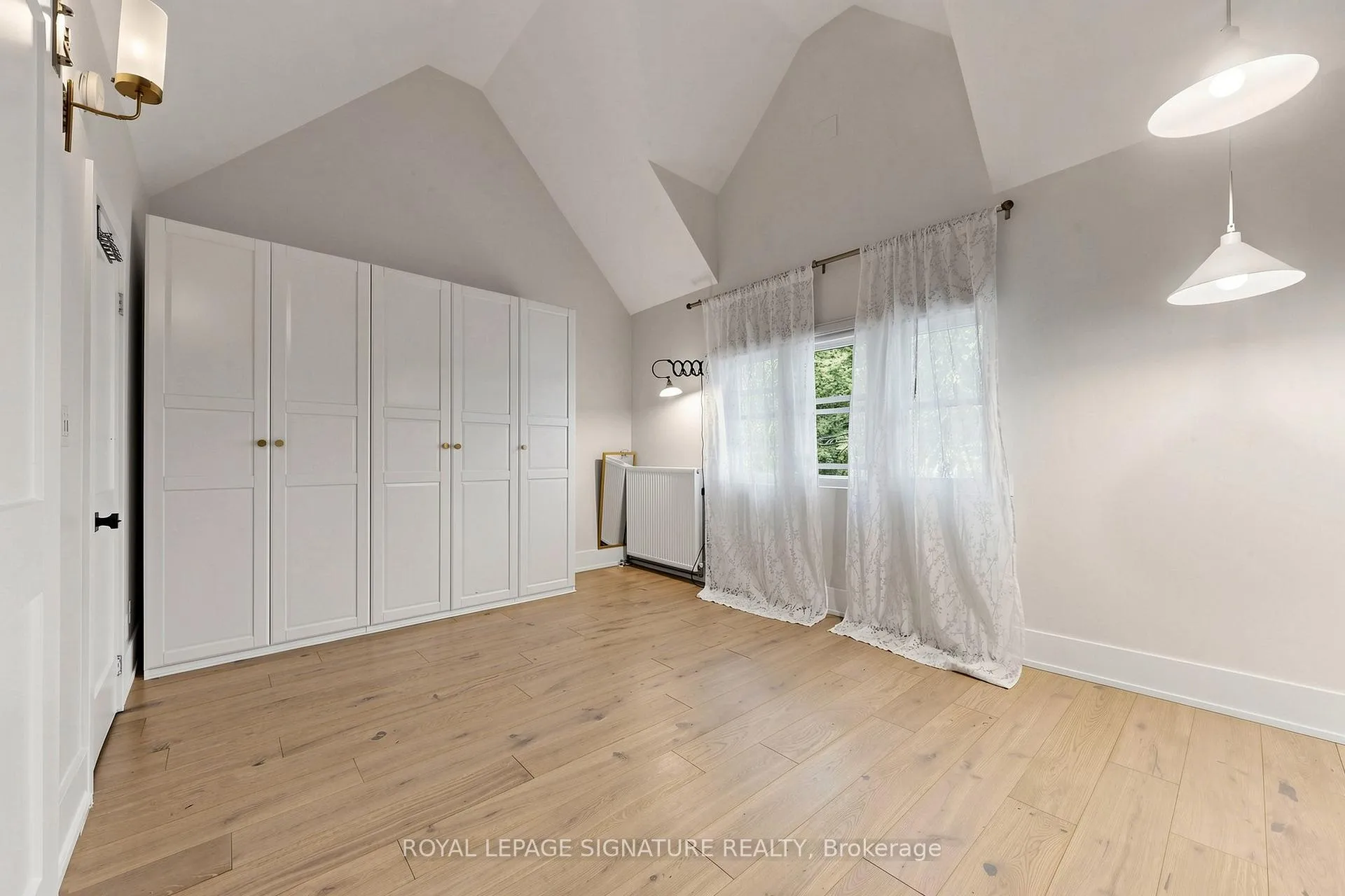 Photo 23 of 57 Spruce Hill Road, Toronto, The Beaches — HOMEH
