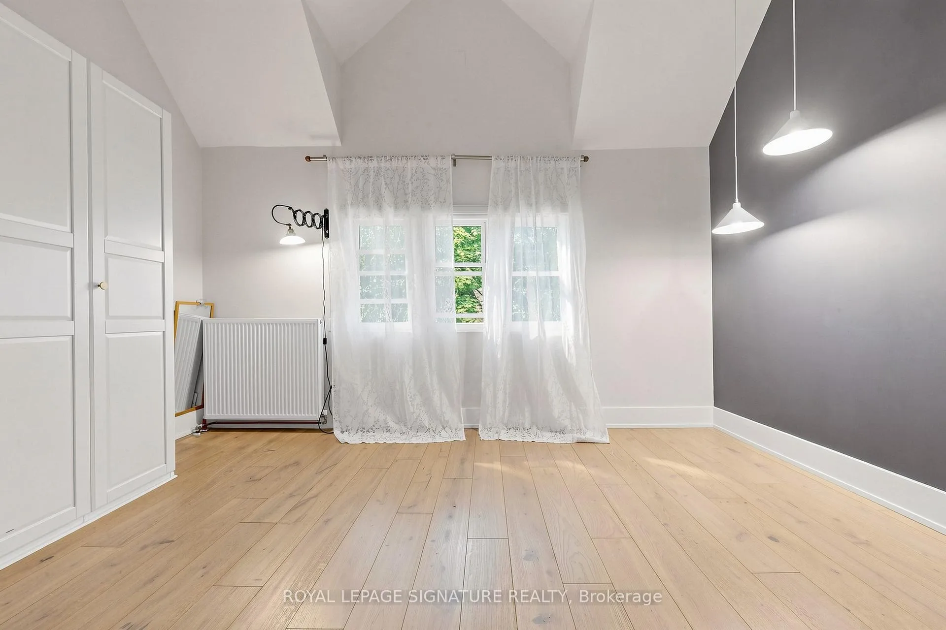 Photo 24 of 57 Spruce Hill Road, Toronto, The Beaches — HOMEH