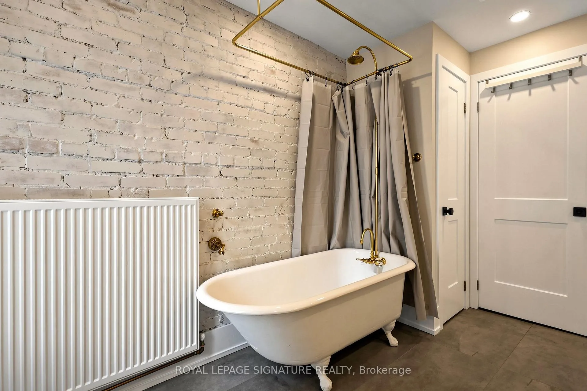Photo 33 of 57 Spruce Hill Road, Toronto, The Beaches — HOMEH