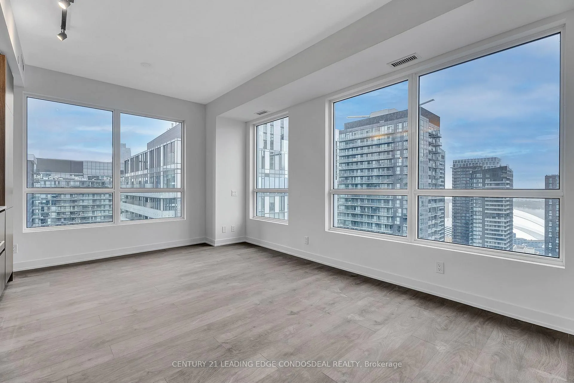 Photo 5 of Unit 4506, 108 Peter Street, Toronto, Waterfront Communities — HOMEH