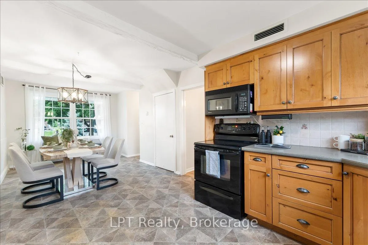 Photo 20 of 173 Switzer Drive, Oshawa, Centennial — HOMEH