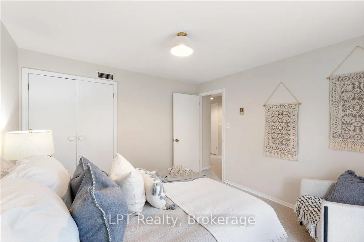 Photo 29 of 173 Switzer Drive, Oshawa, Centennial — HOMEH