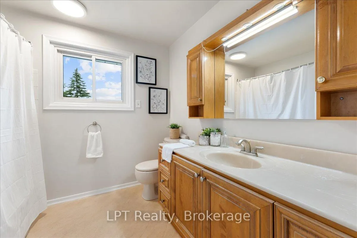 Photo 34 of 173 Switzer Drive, Oshawa, Centennial — HOMEH