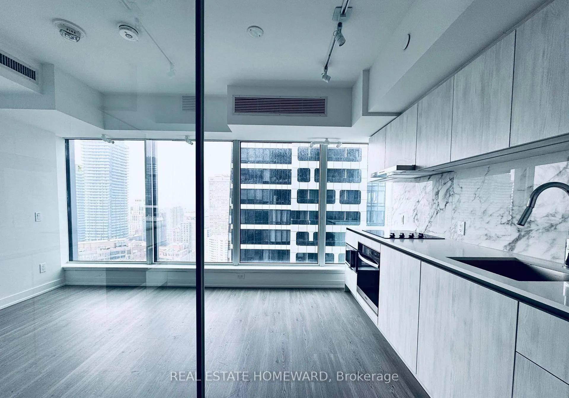 Photo 8 of Unit 4705, 8 Wellesley Street W, Toronto, Bay Street Corridor — HOMEH