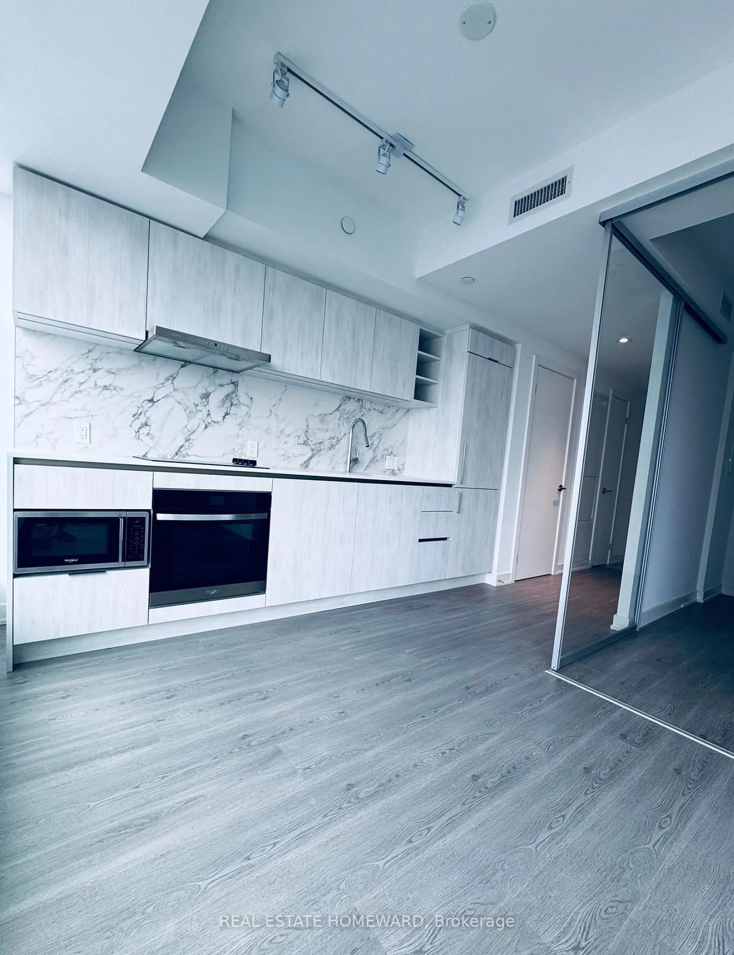 Photo 9 of Unit 4705, 8 Wellesley Street W, Toronto, Bay Street Corridor — HOMEH