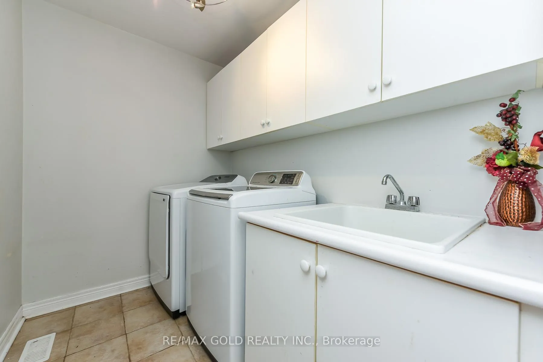 Photo 23 of 71 Gallview Lane, Brampton, Bram East — HOMEH