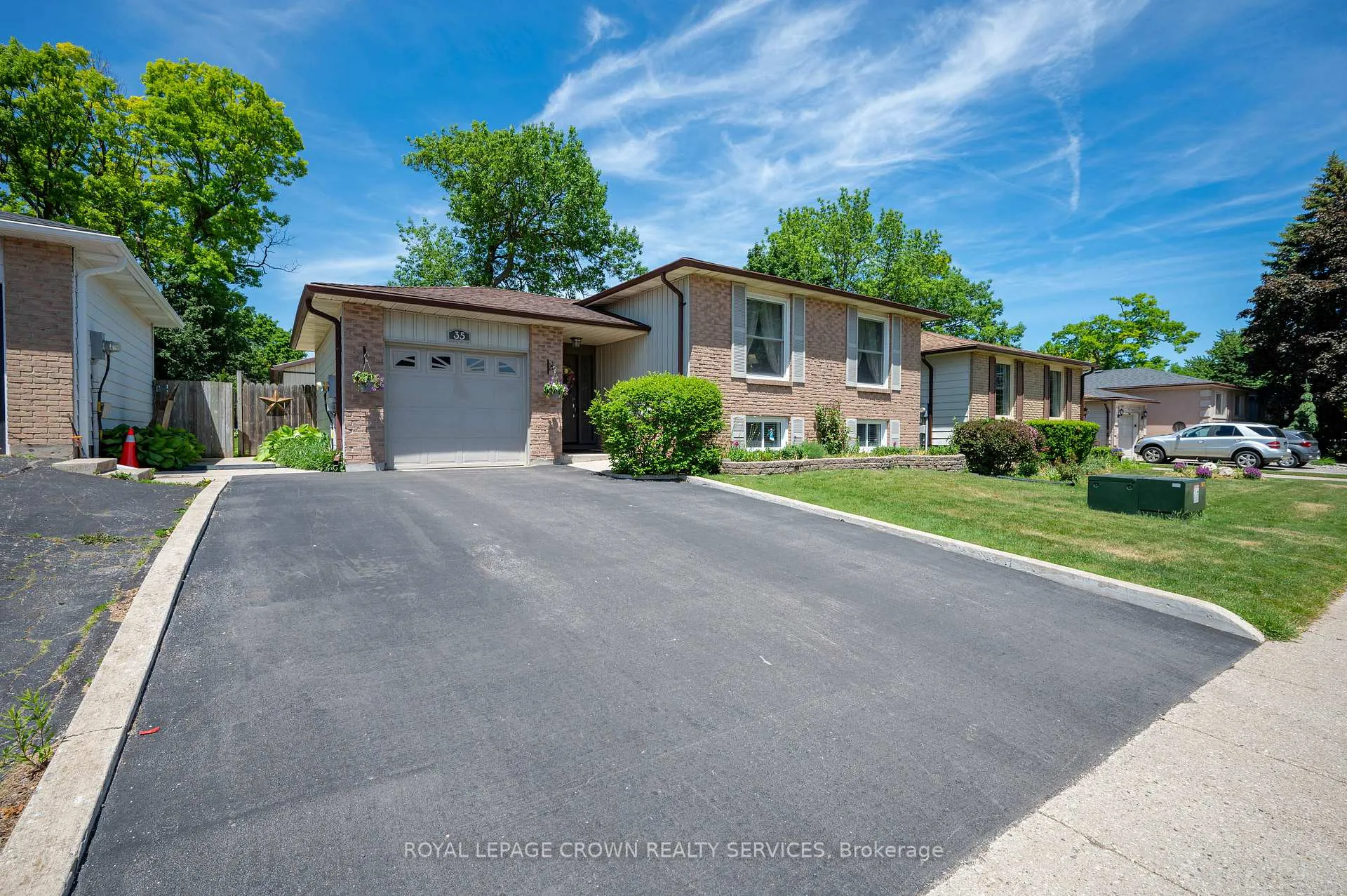 Photo 4 of 35 Barnicke Drive, Cambridge — HOMEH