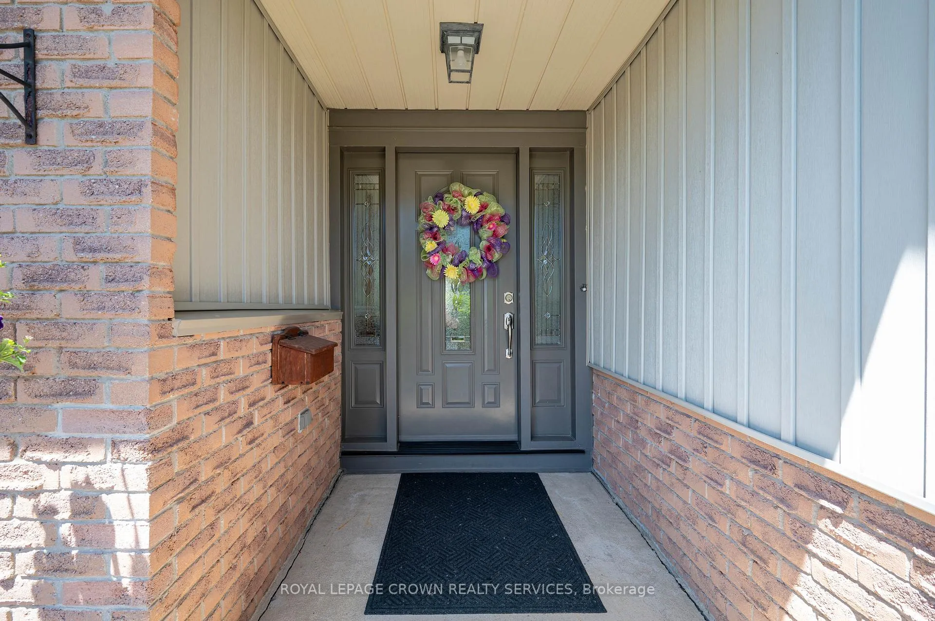 Photo 5 of 35 Barnicke Drive, Cambridge — HOMEH