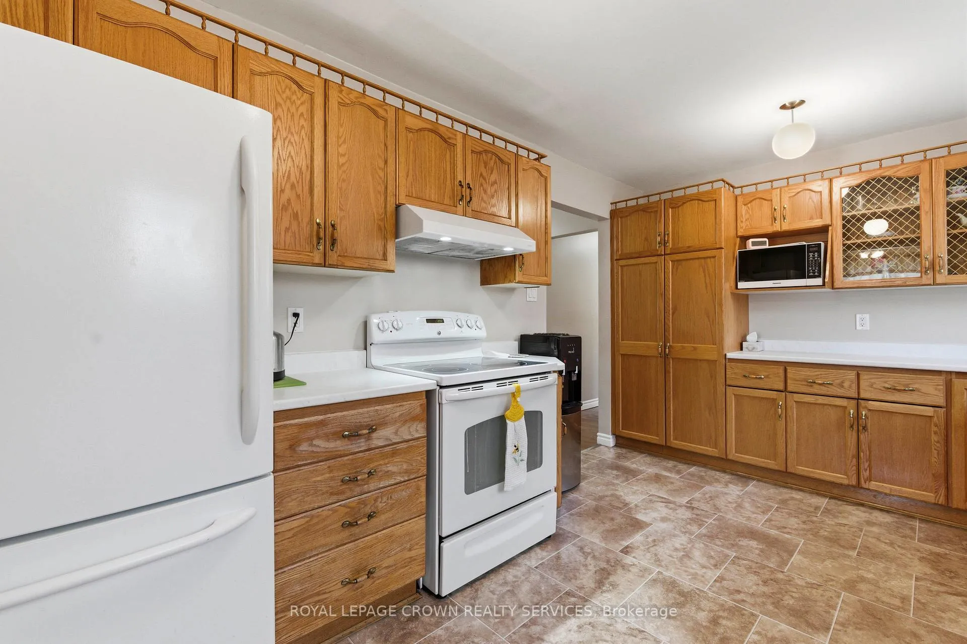 Photo 9 of 35 Barnicke Drive, Cambridge — HOMEH