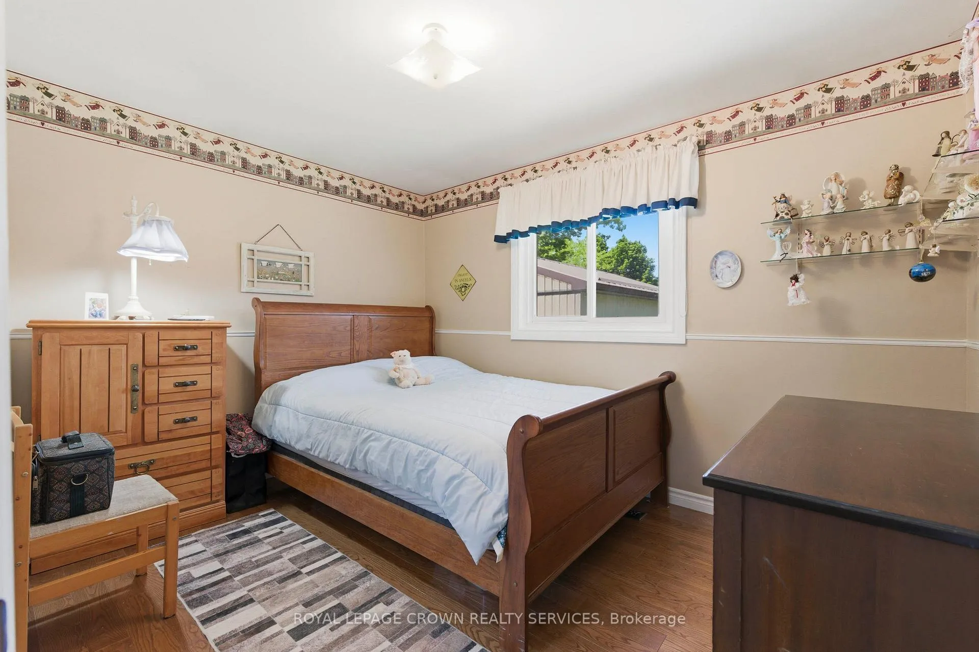 Photo 18 of 35 Barnicke Drive, Cambridge — HOMEH