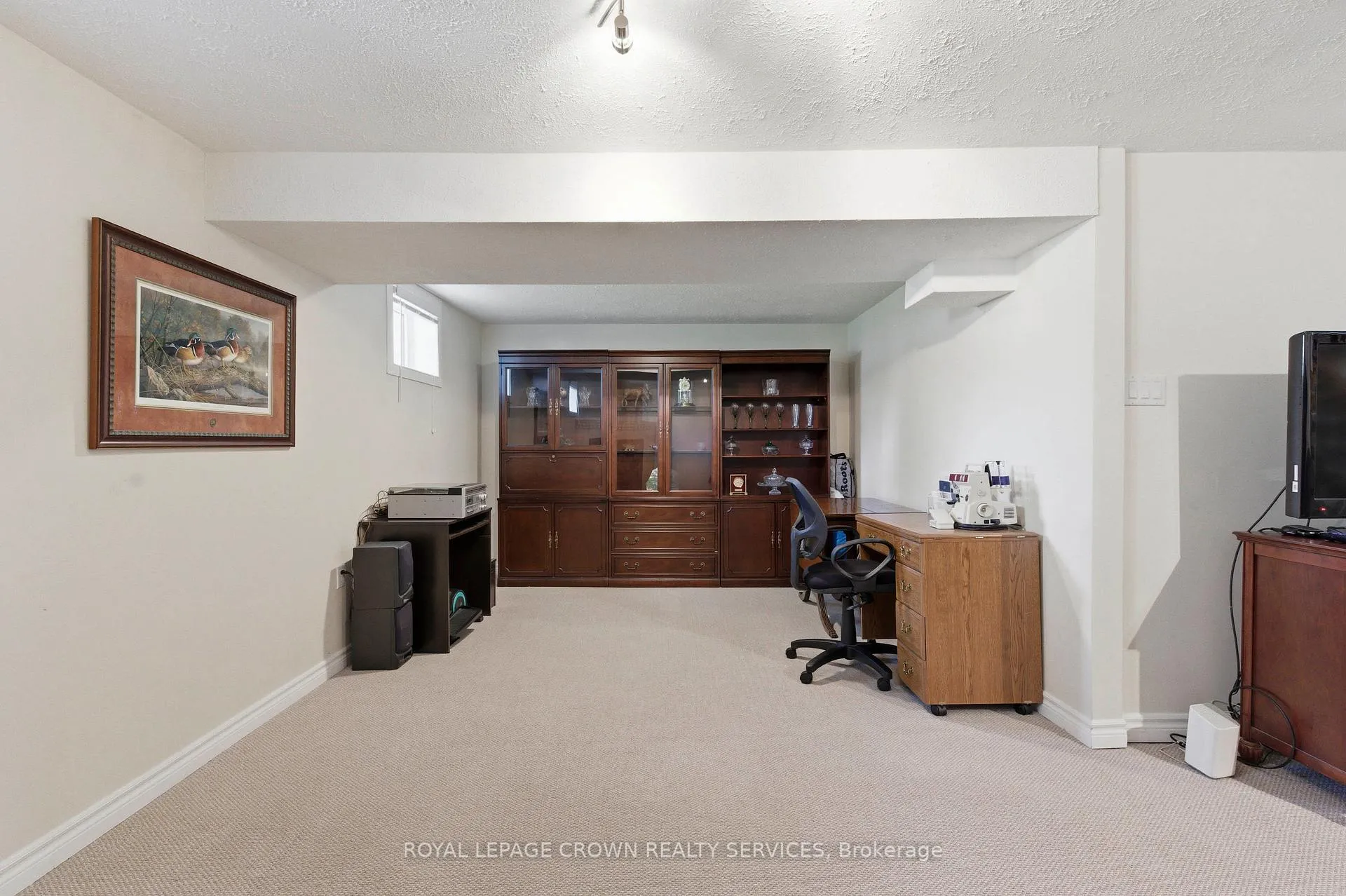 Photo 24 of 35 Barnicke Drive, Cambridge — HOMEH