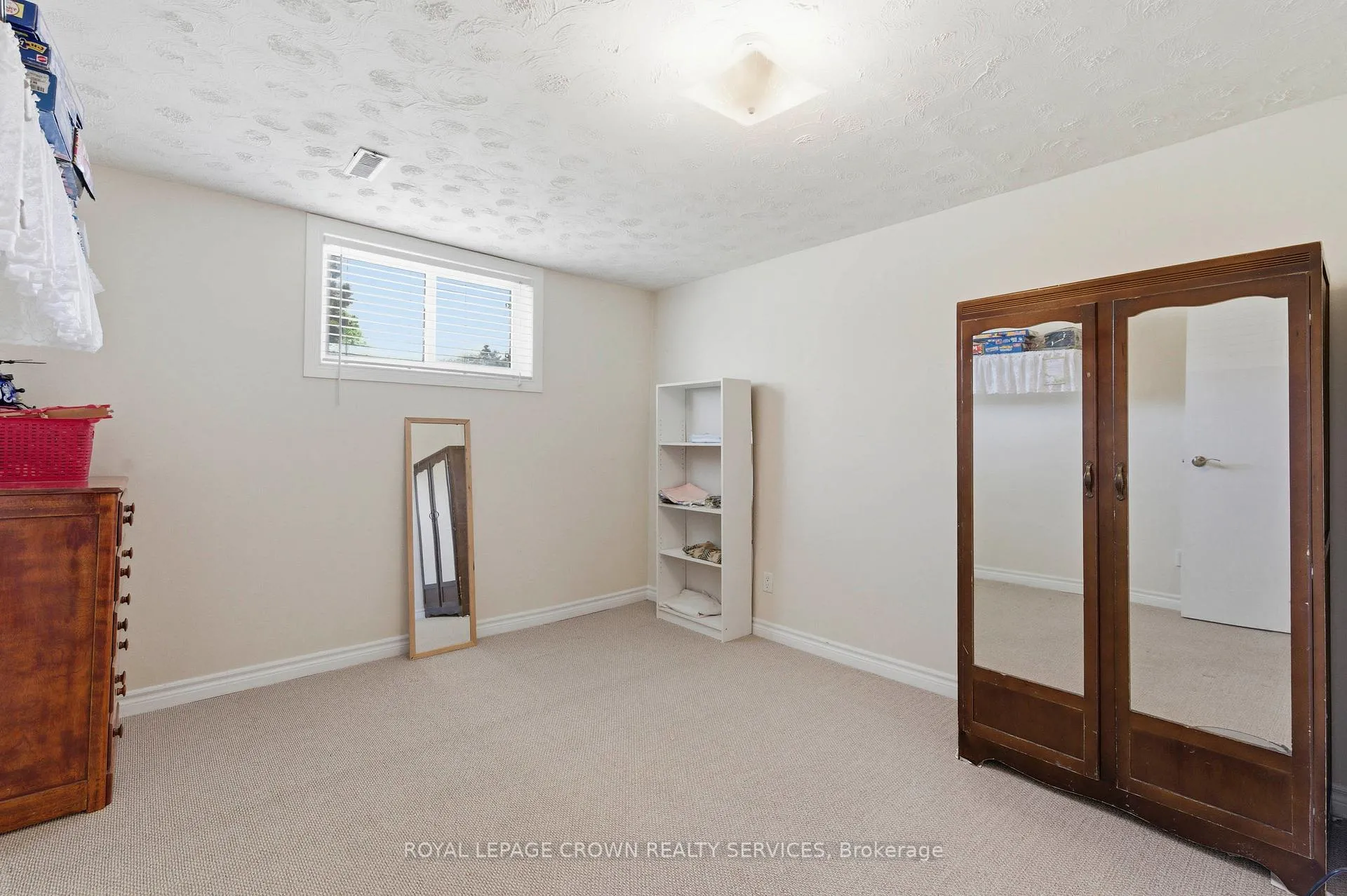 Photo 30 of 35 Barnicke Drive, Cambridge — HOMEH