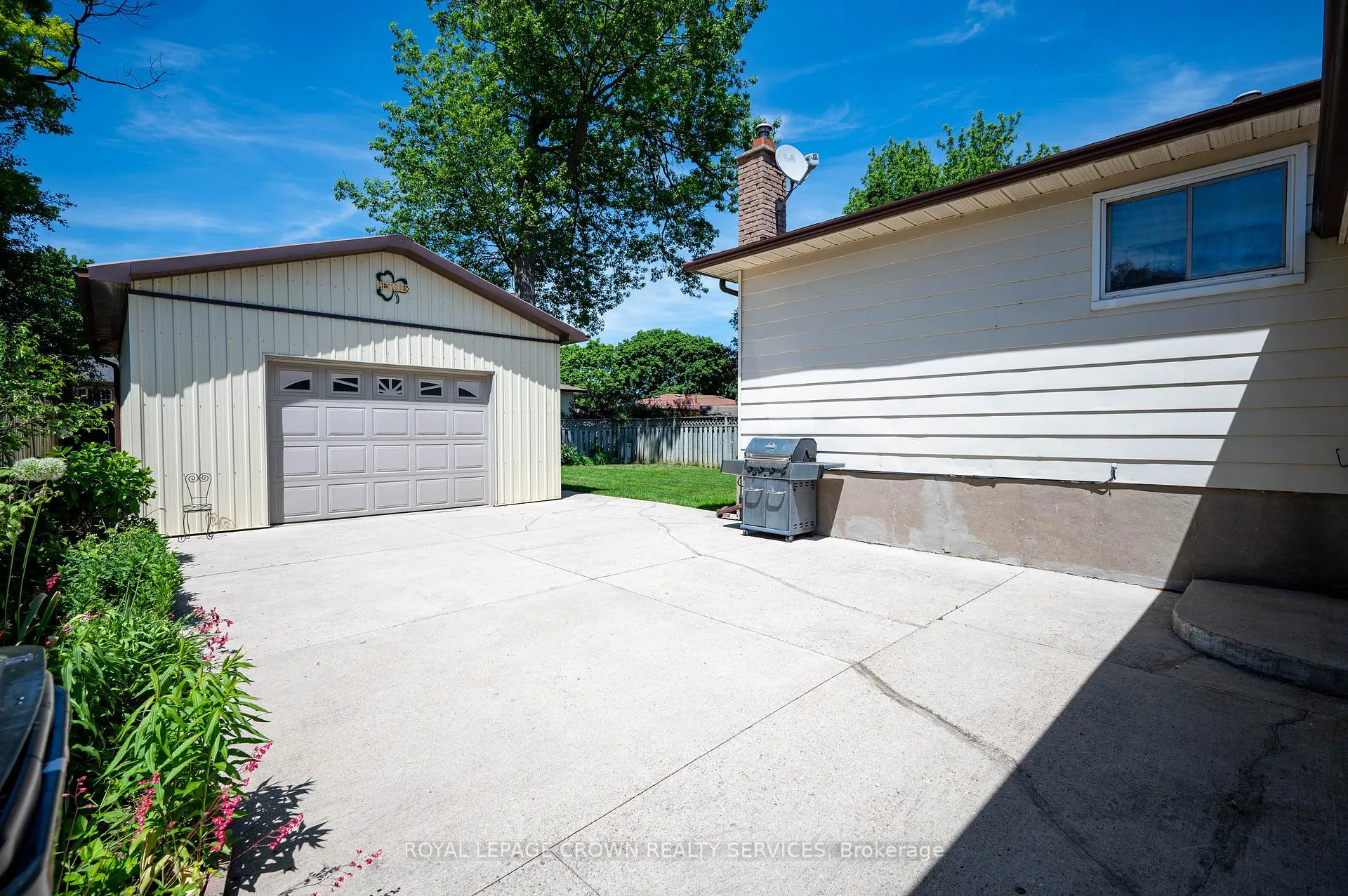 Photo 34 of 35 Barnicke Drive, Cambridge — HOMEH